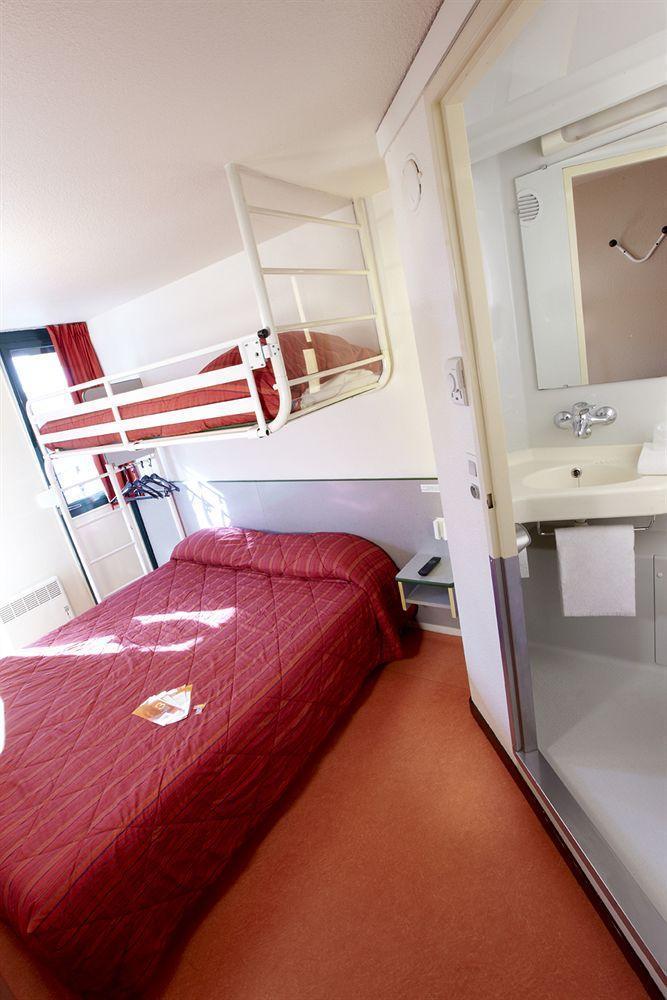 แปรมีแย กลาสส์ โรอาน แปร์โรซ์ Hotel Perreux ภายนอก รูปภาพ