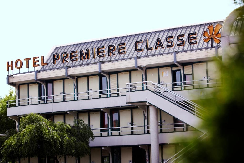 แปรมีแย กลาสส์ โรอาน แปร์โรซ์ Hotel Perreux ภายนอก รูปภาพ