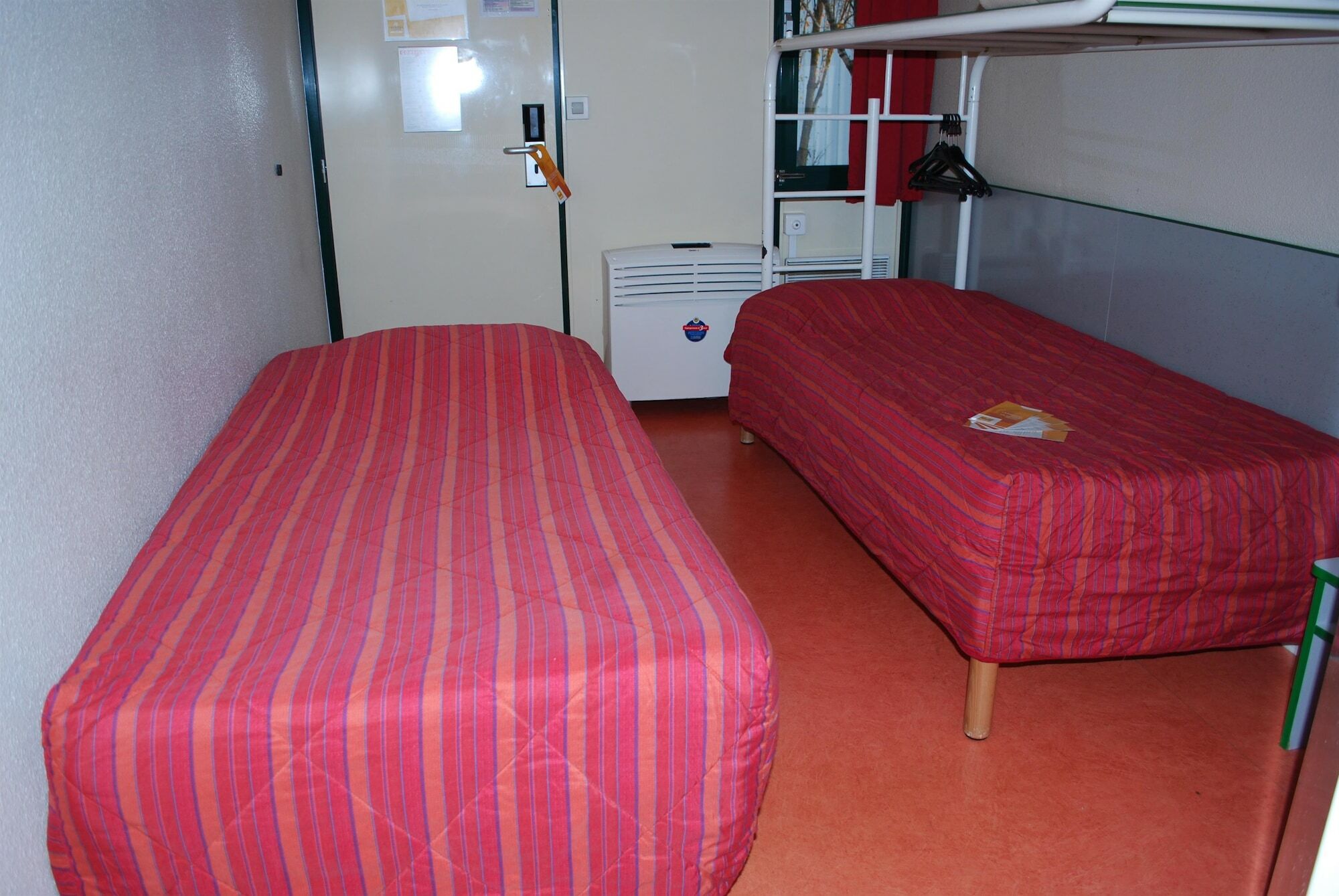 แปรมีแย กลาสส์ โรอาน แปร์โรซ์ Hotel Perreux ภายนอก รูปภาพ
