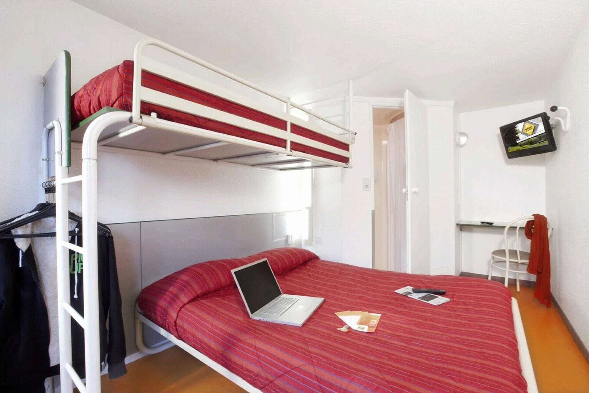 แปรมีแย กลาสส์ โรอาน แปร์โรซ์ Hotel Perreux ภายนอก รูปภาพ